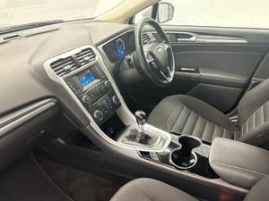 Ford Mondeo 1.5TDCi ZETEC *FREE HAMPER* €60 P/W - Image 4