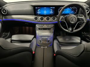 Mercedes-Benz E-Class E220 D AMG Exterior Line - Image 4