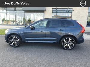 Volvo XC60 T6 AWD PHEV Ultra Dark - Image 4