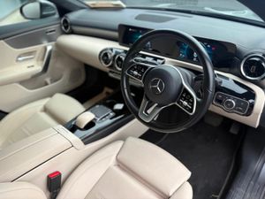 Mercedes-Benz CLA CLA180d Coup A/T Style - Image 3