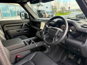 Land Rover Defender X- Dynamic SE // Low Mileage / - Image 2