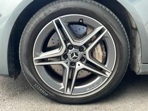 Mercedes-Benz E-Class Plug in Hybrid Diesel // Est - Image 3