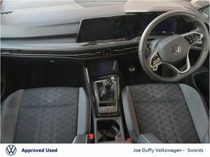 Volkswagen Golf 1.5 TSI 130HP R-Line - Image 3