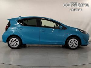 Toyota Aqua 1.5 HYBRID **HIGH GRADE INTERIOR** - Image 2