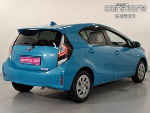 Toyota Aqua 1.5 HYBRID **HIGH GRADE INTERIOR** - Image 3