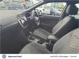Volkswagen Tiguan Tiguan R-Line 1.4TSI Phev 245HP - Image 4