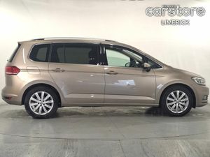 Volkswagen Touran 1.4 TFSI AUTO **7 SEAT** Hi Line - Image 2