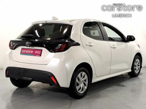 Toyota Yaris 1.0 PET AUTO 5DR - Image 3