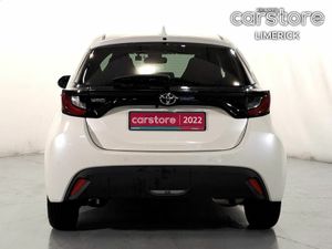 Toyota Yaris 1.0 PET AUTO 5DR - Image 4