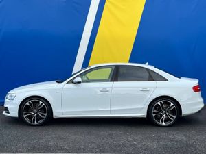 Audi A4 S-LINE 2.0 TFSI // HEATED POWERED S-LINE S - Image 4