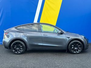 Tesla Model Y LONG RANGE DUAL MOTOR // PANORAMIC S - Image 3