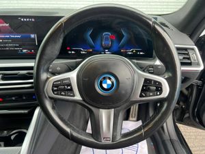 BMW i4 M-SPORT XDRIVE40E // VIRTUAL COCKPIT // 18" - Image 4