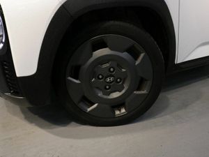 Hyundai INSTER CROSS - ONLY 800 KLMS - 49KWH EV - Image 4