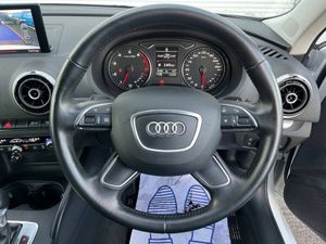 Audi A3 S-LINE PACK 1.4 TFSI // VERY LOW MILEAGE / - Image 4