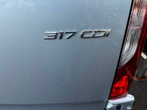 Mercedes-Benz Sprinter 317 MWB Low Roof RWD - Image 4