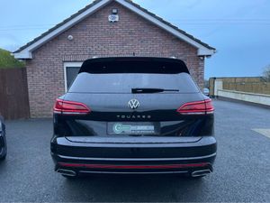Volkswagen Touareg 3.0 TDI V6 R-LINE TDI  TRIPTRON - Image 3