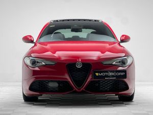 Alfa Romeo Giulia VELOCE 2.0 TURBO 280HP *PAN ROOF - Image 2