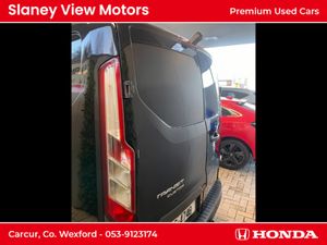 Ford Transit Custom CREW/CAB/ 6 SEATER - Image 3