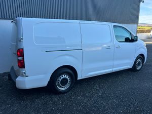 2021 Toyota Proace - Reverse cam & A/C - Image 4