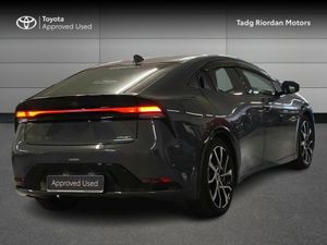 Toyota Prius PLUG-IN HYBRID - Image 2