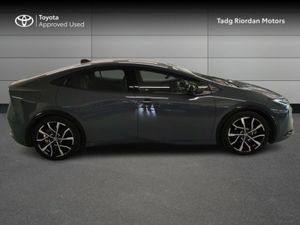 Toyota Prius PLUG-IN HYBRID - Image 3