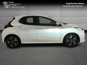 Toyota Yaris HYBRID LUNA-SPORT - Image 3