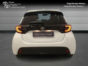 Toyota Yaris HYBRID LUNA-SPORT - Image 4