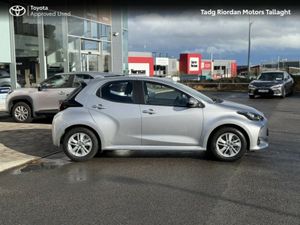 Toyota Yaris Hybrid 115 Luna*** GUARANTEED €1500 S - Image 3