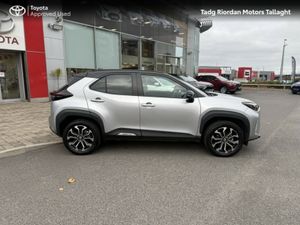 Toyota Yaris Cross LUNA SPORT BI TONE - Image 3