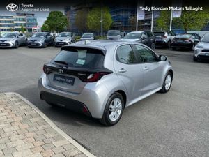 Toyota Yaris HYBRID LUNA 4DR AUTO*** GUARANTEED €1 - Image 2