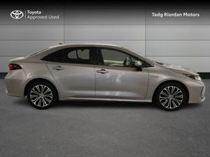 Toyota Corolla HYBRID LUNA SPORT 4DR AUTO - Image 3