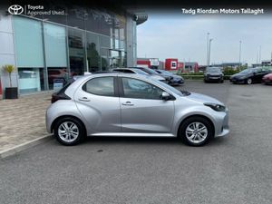 Toyota Yaris HYBRID LUNA 4DR AUTO*** GUARANTEED €1 - Image 3