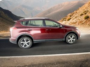 2017 Toyota RAV4 2.0 D-4D (143) 2WD LUNA SPORT - Image 3