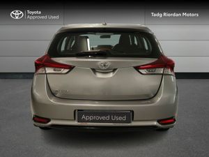 Toyota Auris 1.4 D4D AURA 5DR - Image 4