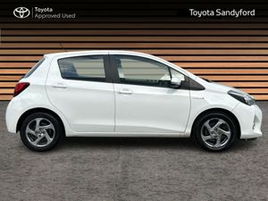 Toyota Yaris HYBRID LUXURY // REAR CAMERA // BLUET - Image 3