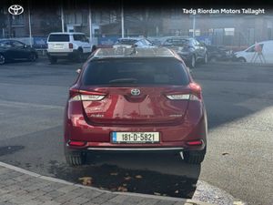 Toyota Auris HYBRID LUNA SPORT 4DR AUTO - Image 4