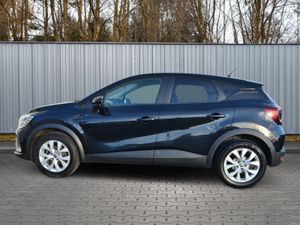 Renault Captur ONE OWNER HIGH SPEC ICONIC PETROL - Image 4
