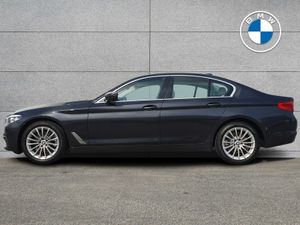 BMW 5-Series 520d SE Saloon - Image 4
