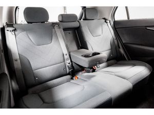 Kia Niro 2 Auto 64.8kWh 200HP - Image 4