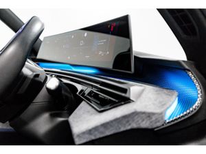 Peugeot 5008 GT Hybrid Auto 145HP - Image 3