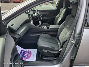 Peugeot 5008 ALLURE PACK 1.5 BLUE H HDI - Image 4