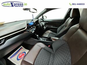 Toyota C-HR 1.8 Excel CVT Automatic, Reversing cam - Image 4