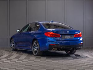 2020 BMW 5-Series 530e M-Sport - Image 4