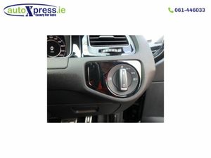 Volkswagen Golf R Line 4MOTION 2.0 Automatic - Image 4