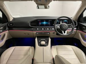 Mercedes-Benz GLE 300d AMG 4Matic 7 Seat - 20 Inch - Image 3