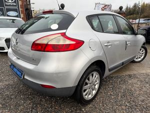 2010 Renault Megane 1.5 DYNAMIQUE - Image 4