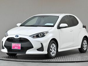 Toyota Yaris 1.5 PETROL HYBRID **9"ANDROID CAR PLA - Image 3