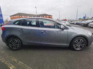 VOLVO V40 2.0 D2 MOMENTUM 120BHP - Image 4