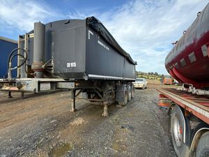 2007 Dennison Tipping Trailer - Image 2
