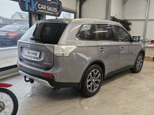 16 MITSUBISHI OUTLANDER 2.2 DIESEL 4WD 7 SEATER - Image 2
